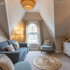  Apartment Stowaways Loft United Kingdom